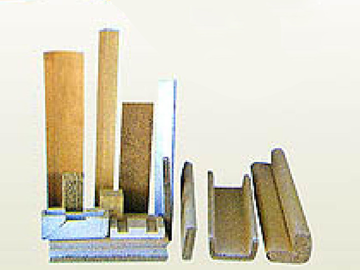 Paper tray, corner guard